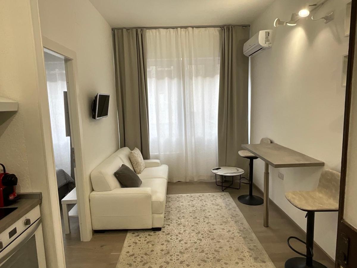 로마 Bilocale San Giovanni Design Apartament 아파트 외부 사진